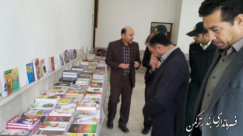 بازدید فرماندار از نمایشگاه کتاب اداره فرهنگ و ارشاد اسلامی شهرستان ترکمن