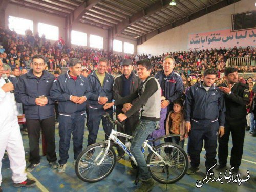 برگزاری پیاده روی بزرگ خانوادگی در شهرستان ترکمن