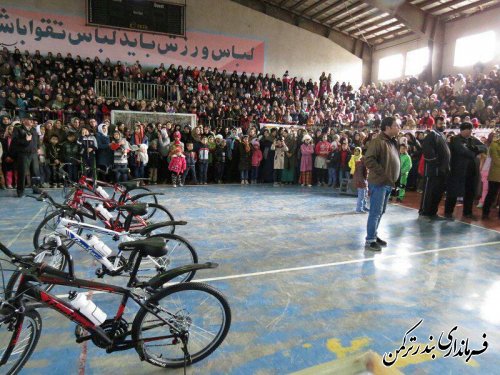 برگزاری پیاده روی بزرگ خانوادگی در شهرستان ترکمن