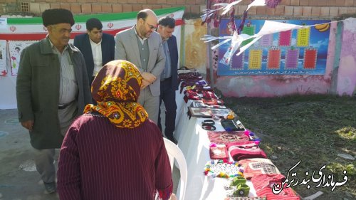 برگزاری جشن انقلاب در مدرسه شهید گرگانی روستای سیجوال