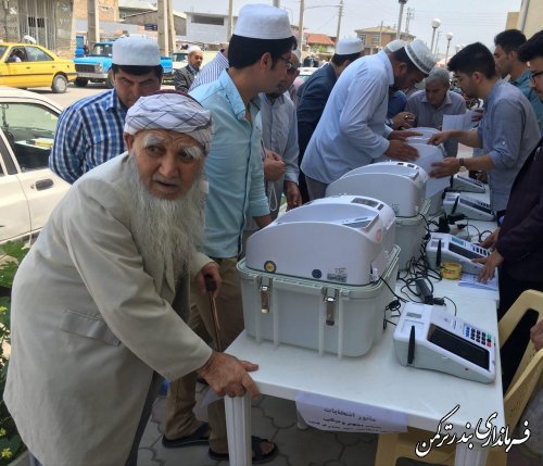 حضور فیروزی فرماندار در مانور انتخاباتی تمام الکترونیک شورای شهر بندرترکمن 