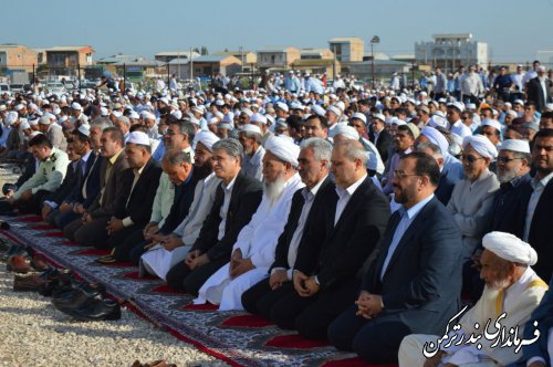 نماز عید سعید قربان در عیدگاه شهرستان ترکمن برگزار شد