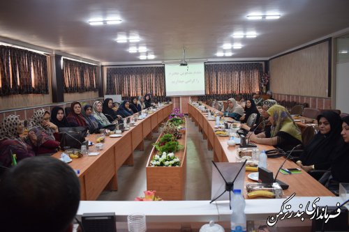 کارگاه آموزشی سبک زندگی اسلامی ویژه بانوان در شهرستان ترکمن برگزار شد