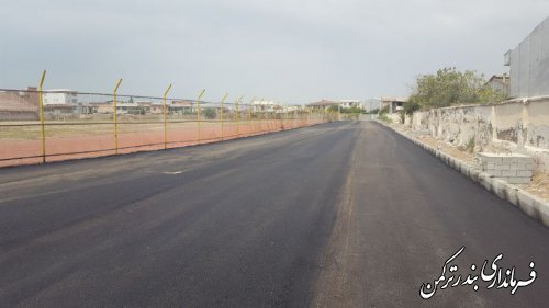 بازدید فرماندار از پروژه جاده سلامت در استادیوم شهید قاندومی