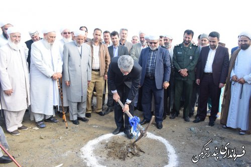 کلنگ زنی حوزه علمیه بانوان در شهرستان ترکمن