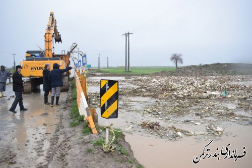 بازدید فرماندار و رئیس ستاد مدیریت بحران شهرستان ترکمن از لایروبی رودخانه قره سو