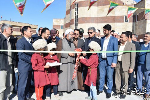 حضور فرماندار ترکمن در جشن انقلاب در بیمارستان امام خمینی (ره)