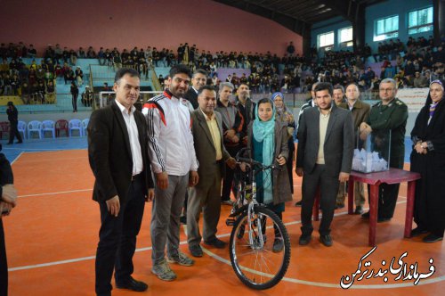 همایش پیاده روی همگانی و خانوادگی در شهرستان ترکمن برگزار شد