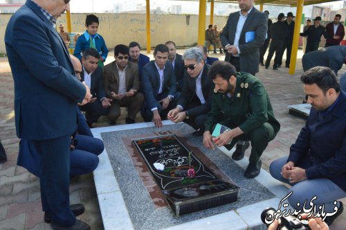 غبارروبی و عطرافشانی مزار شهدای بهشت فاطمه شهرستان ترکمن