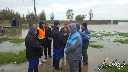  بازدید فرماندار ترکمن از وضعیت آبگرفتگی معابر و کانال های آب شهرستان