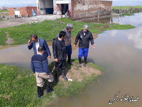 بازدید فرماندار و اعضای ستاد مدیریت بحران شهرستان ترکمن از مناطق و اراضی آب گرفته شهرستان