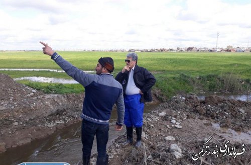 بازدید فرماندار ترکمن از روستاهای شهرستان و محل اسکان سیل زدگان گمیشان