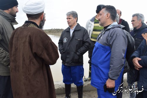 بازدید فرماندار ترکمن از پل روستای نیازآباد بر روی رودخانه قره سو