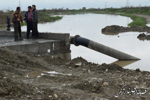 بازدید فرماندار ترکمن از پل روستای نیازآباد بر روی رودخانه قره سو