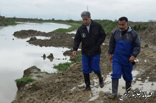 بازدید فرماندار ترکمن از پل روستای نیازآباد بر روی رودخانه قره سو