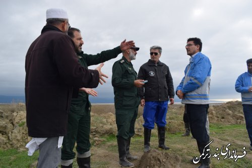 بازدید فرماندار ترکمن و مدیرکل امنیتی و انتظامی استانداری از مصب رودخانه قره سو