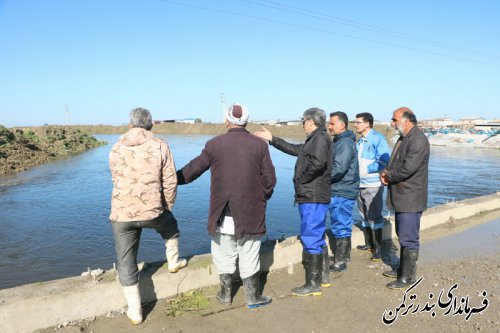 بازدید  فرماندار ترکمن از وضعیت سیلاب رودخانه قره سو و پل نیازآباد