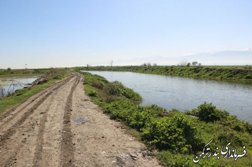 بازدید فرماندار ترکمن و فرمانده قرارگاه آبادانی و پیشرفت سپاه پاسداران کل کشور از  آب بندان خاکی روستای ایوان آباد 