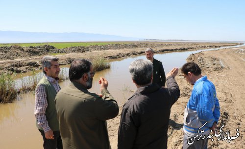 بازدید فرماندار ترکمن کانال اورکت حاجی و دلتا (مصب ) ورودی آب کانال به دریای خزر 