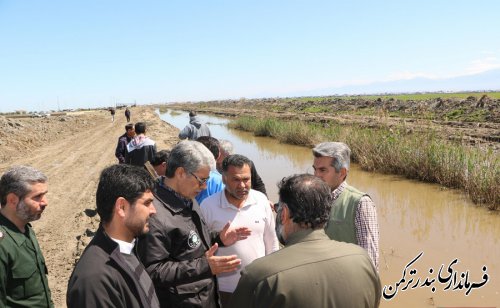 بازدید فرماندار ترکمن کانال اورکت حاجی و دلتا (مصب ) ورودی آب کانال به دریای خزر 