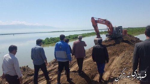 بازدید فرماندار  ترکمن از دیواره بازسازی شده رودخانه قره سو در روستای اسلام تپه 