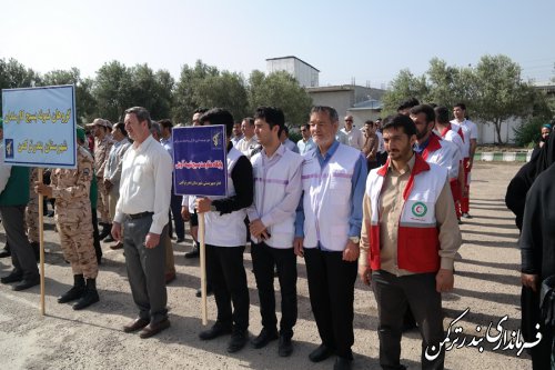 صبحگاه مشترک نیروهای مسلح شهرستان ترکمن برگزار شد