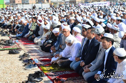 نماز باشکوه عید سعید فطر در شهرستان ترکمن برگزار شد