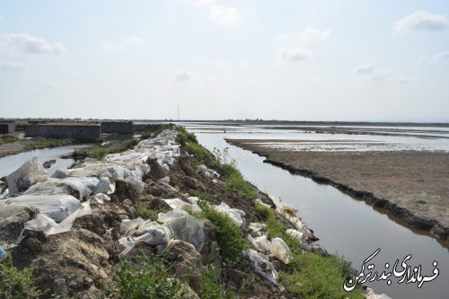 پیگیری رفع خسارت های سیل زدگان شهرستان ترکمن توسط فرماندار 