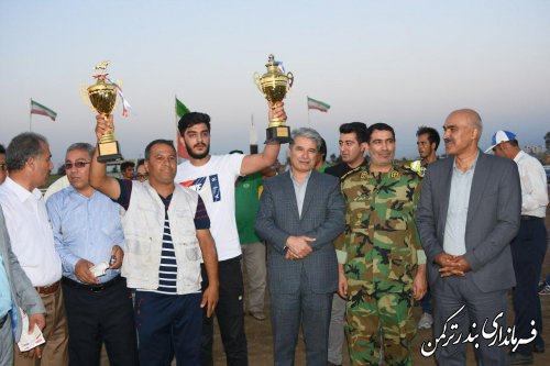 حضور فرماندار در مسابقات سوارکاری بندرترکمن 