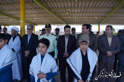 غباروبی و عطرافشانی گلزارشهدای بهشت فاطمه بندرترکمن