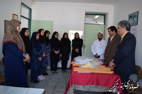 بازدید فرماندار شهرستان ترکمن از هنرستان دخترانه شهدای غزه