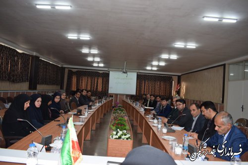 نشست صمیمی معاون توسعه و مدیریت منابع استاندار با کارکنان فرمانداری شهرستان ترکمن