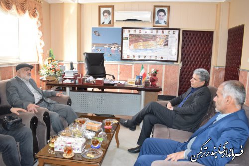 دیدار اولین فرماندار شهرستان بندرترکمن با فرماندار فعلی شهرستان