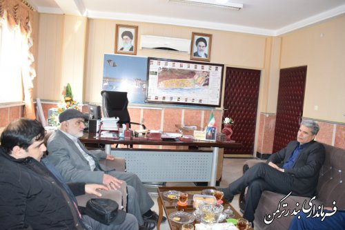 دیدار اولین فرماندار شهرستان بندرترکمن با فرماندار فعلی شهرستان