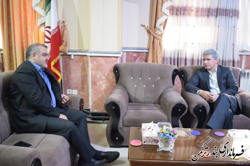 دیدار مدیرکل اتباع و مهاجرین خارجی استان و رئیس هیئت بازرسی انتخابات شهرستان بندرترکمن با فرماندار شهرستان