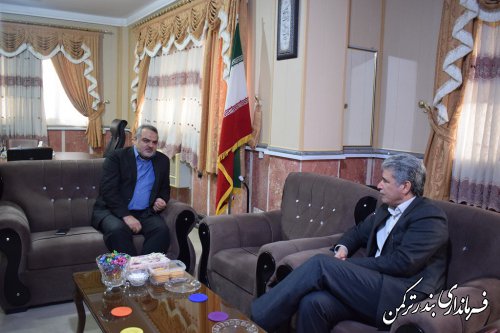 دیدار مدیرکل اتباع و مهاجرین خارجی استان و رئیس هیئت بازرسی انتخابات شهرستان بندرترکمن با فرماندار شهرستان