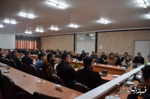 جلسه آموزش بازرسین شعب اخذ رای شهرستان بندرترکمن برگزار شد