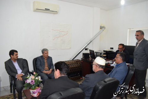 بازدید فرماندار شهرستان بندرترکمن از بخشداری سیجوال