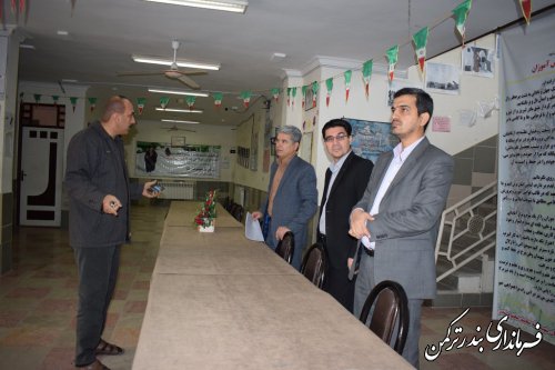 بازدید فرماندار شهرستان بندرترکمن از شعب اخذ رای شهرستان