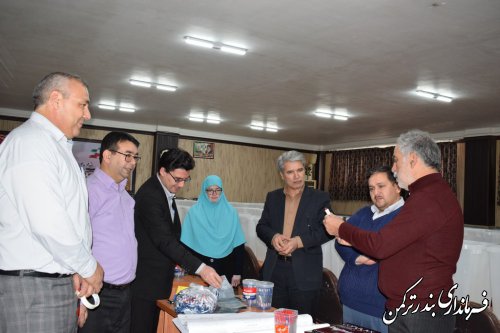 بازدید فرماندار شهرستان بندرترکمن از روند آماده سازی صندوق های اخذ رای انتخابات شهرستان