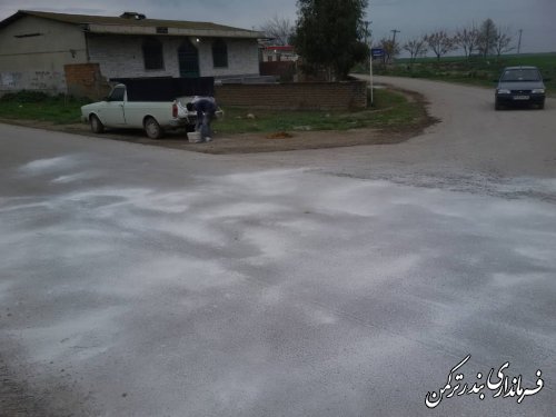 آهک پاشی و ضد عفونی معابر روستاهای شهرستان بندرترکمن