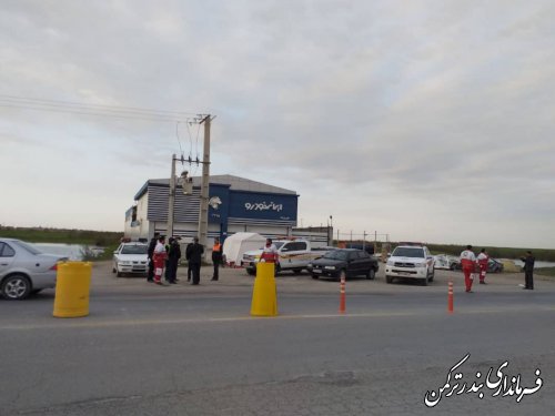 بازدید میدانی فرماندار شهرستان بندرترکمن از روند اجرای طرح کاهش زنجیره انتقال کرونا در مبادی شهر بندرترکمن