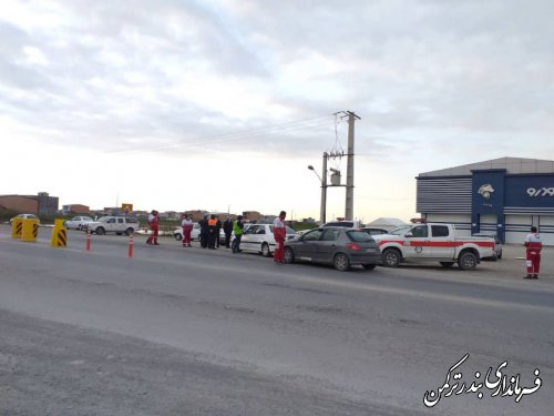 بازدید میدانی فرماندار شهرستان بندرترکمن از روند اجرای طرح کاهش زنجیره انتقال کرونا در مبادی شهر بندرترکمن