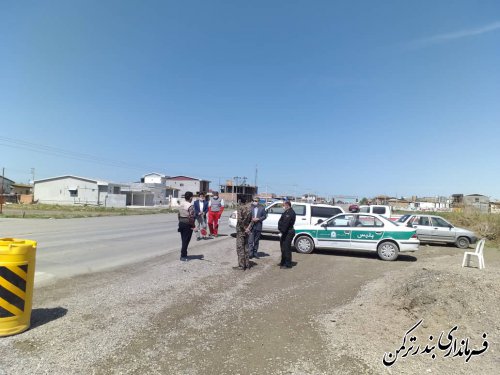 بازدید فرماندار شهرستان بندرترکمن از روند اجرای طرح فاصله گذاری اجتماعی در مبادی ورودی و تفرج گاه های شهرستان