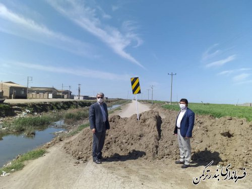 بازدید فرماندار شهرستان بندرترکمن از روند اجرای طرح فاصله گذاری اجتماعی در مبادی ورودی و تفرج گاه های شهرستان