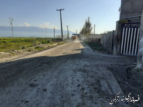 گندزدایی و آهک پاشی معابر روستای خمبرآباد