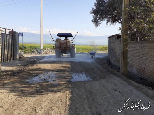 گندزدایی و آهک پاشی معابر روستای خمبرآباد