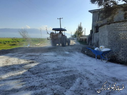 گندزدایی و آهک پاشی معابر روستای خمبرآباد