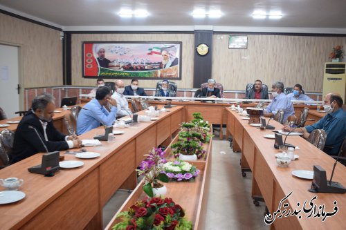 فرماندار شهرستان بندرترکمن بر ضرورت تعیین تکلیف واحدهای خبازی بدون پروانه تاکید کرد