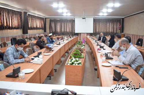 فرماندار شهرستان بندرترکمن بر ضرورت تعیین تکلیف واحدهای خبازی بدون پروانه تاکید کرد